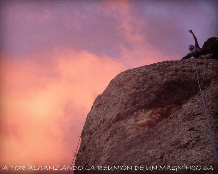Salidas de escalada en roca en grupo - Imagen 4