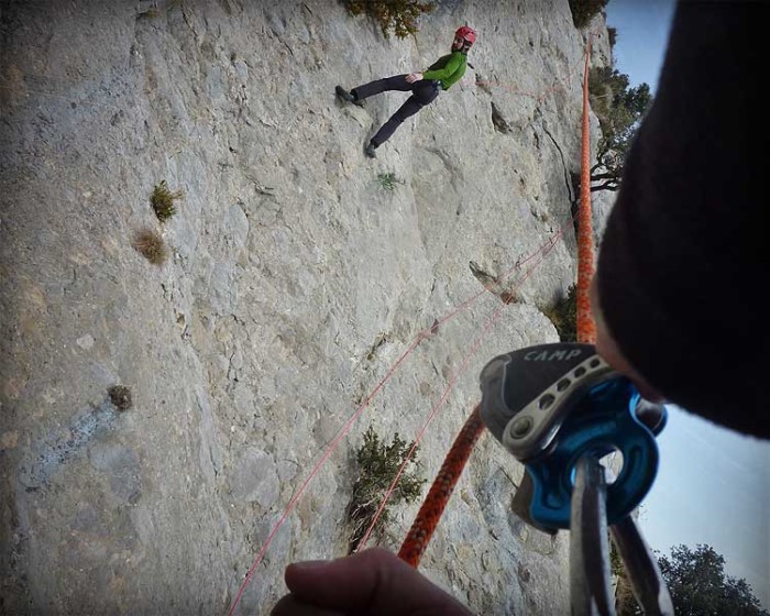 Salidas de escalada en roca en grupo - Imagen 5