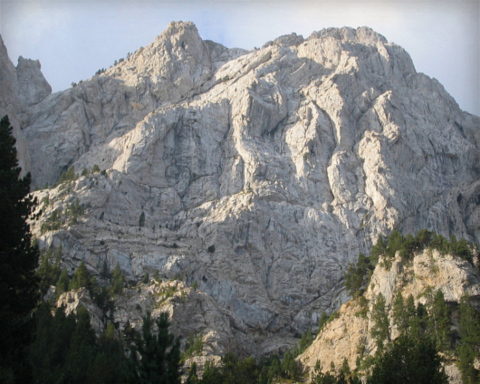 Cara Norte del Pedraforca con guía